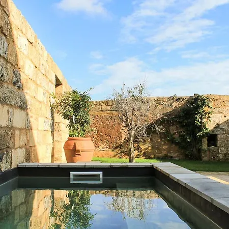 Sleeps 10 Pool Air Con Wifi Willa
