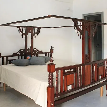 Sleeps 10 Pool Air Con Wifi Specchia